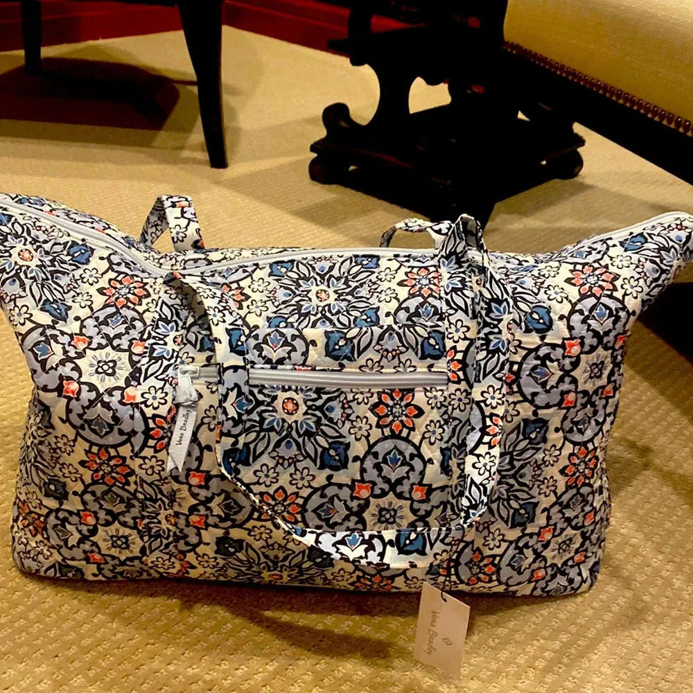 Vera Bradley Tote - Picture 1 of 3